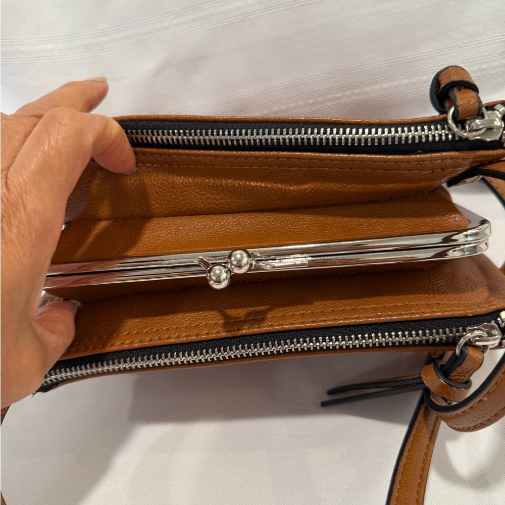 Sale today!!
Nine West Tan Crossbody Bag - Picture 4 of 9